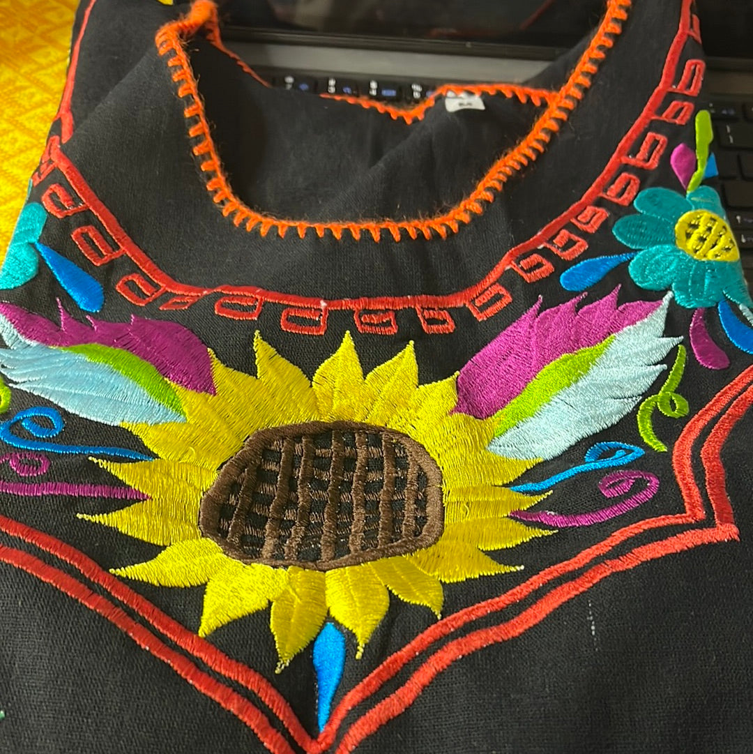 Luzy Embroidery Blouse/Blusón